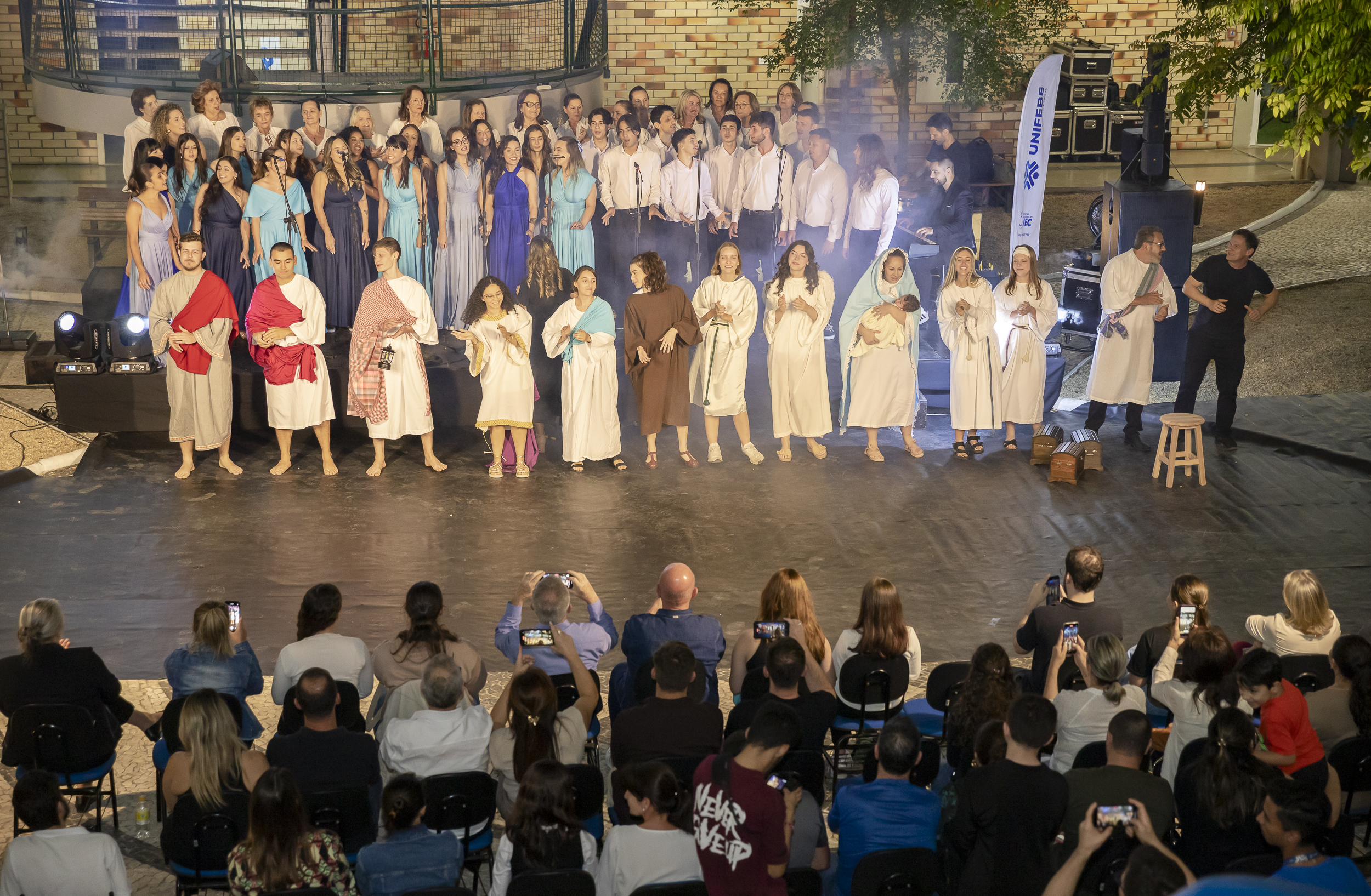 Cantata de Natal UNIFEBE apresenta O Auto do Rei