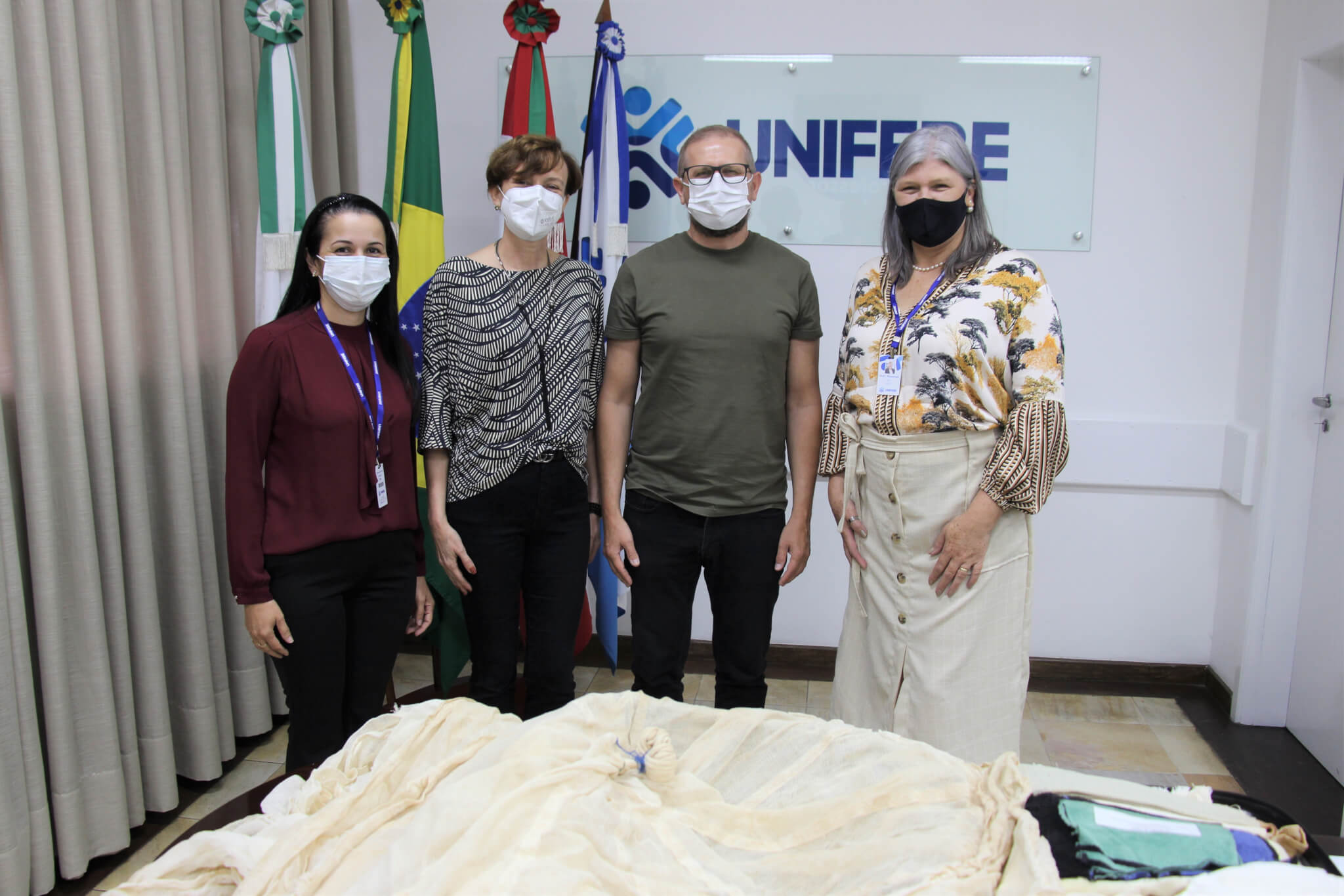 UNIFEBE recebe documentos e artefatos têxteis da indústria Buettner