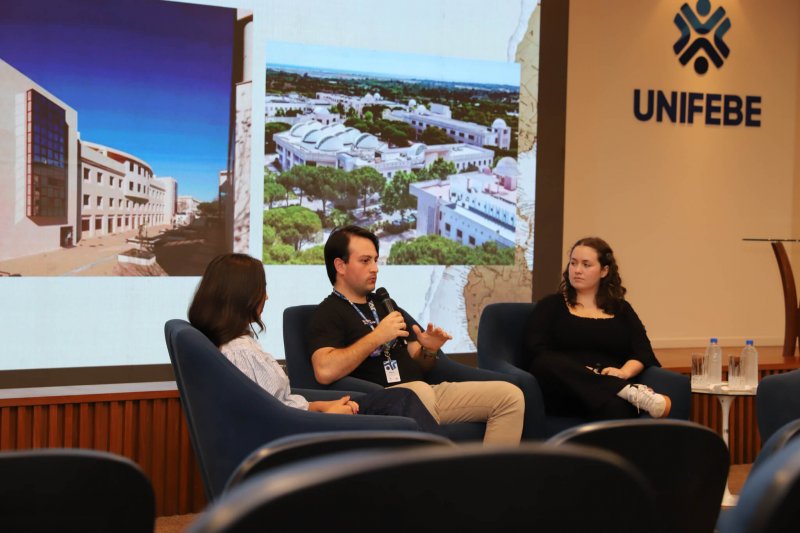 Seminário compartilha reflexões e experiências sobre intercâmbio pela UNIFEBE