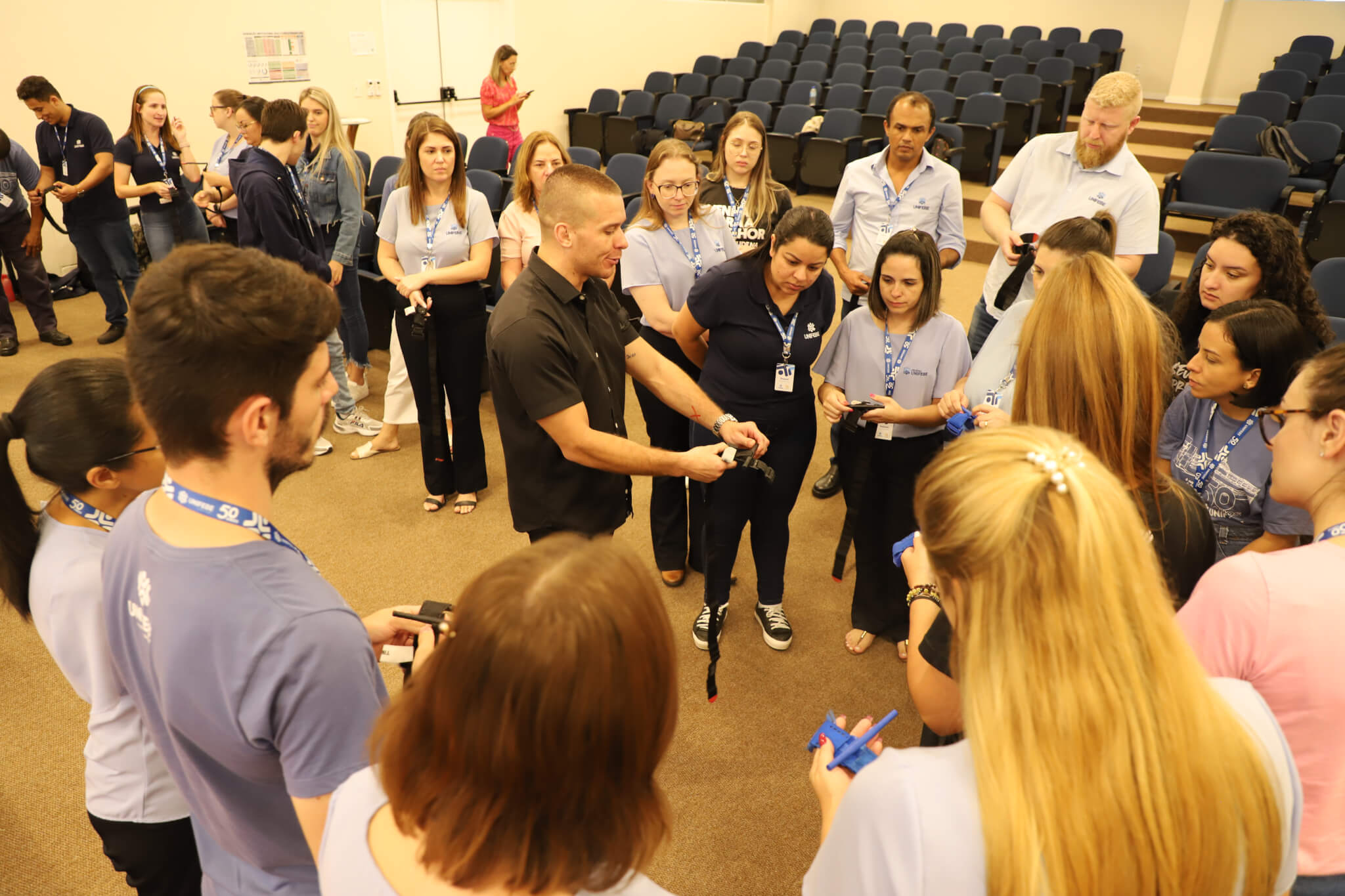 Professores e colaboradores do Colégio UNIFEBE participam de capacitação sobre segurança escolar