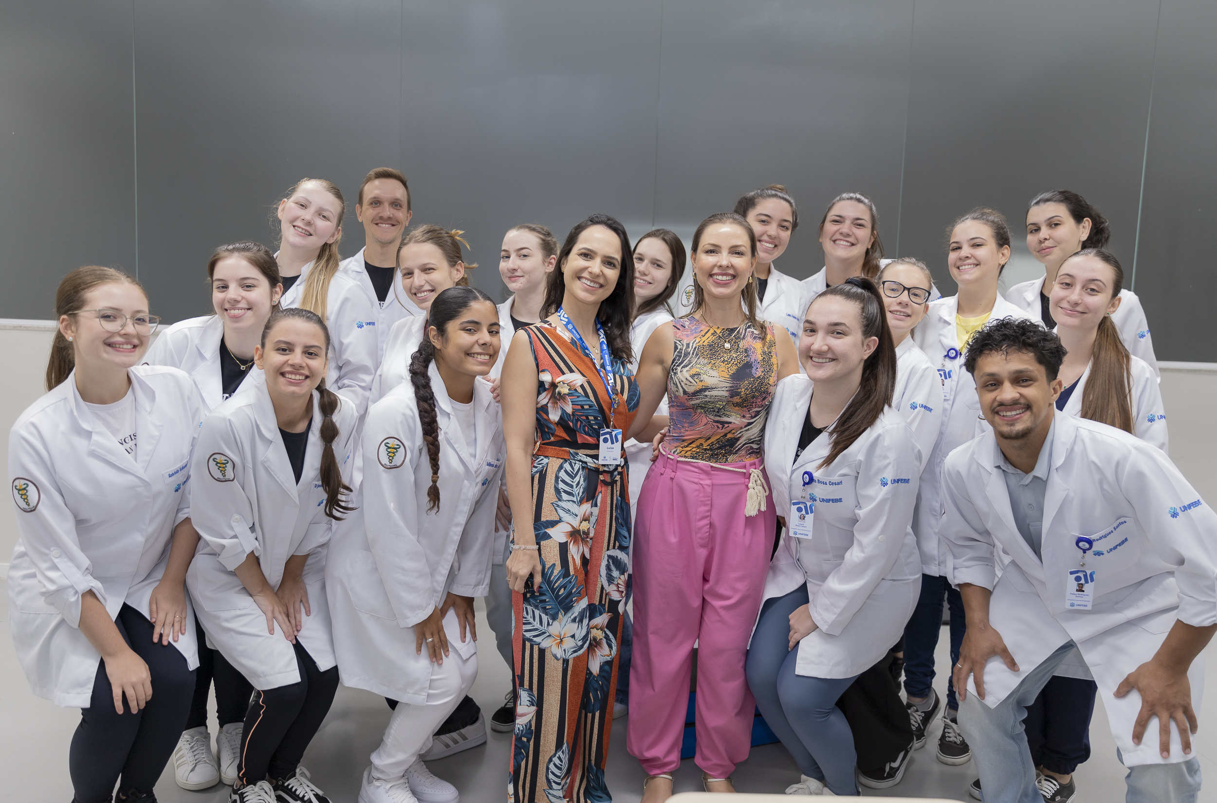 Acadêmicos da UNIFEBE recebem aula prática de fisioterapia vestibular