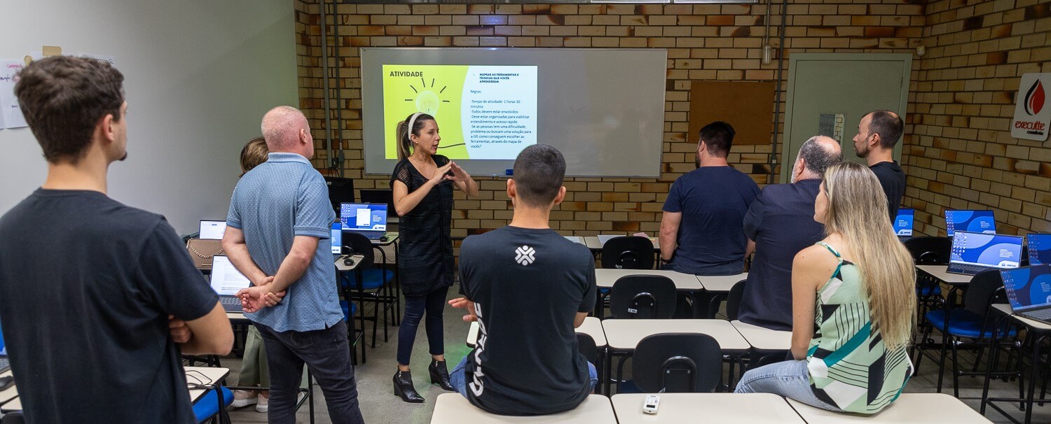 Workshop instiga estudantes de Pós-graduação a revisitarem conhecimentos adquiridos ao longo da especialização