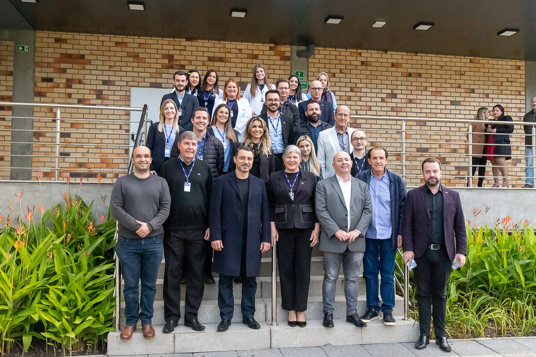 Governador Carlos Moisés visita a Fundação Educacional de Brusque – FEBE