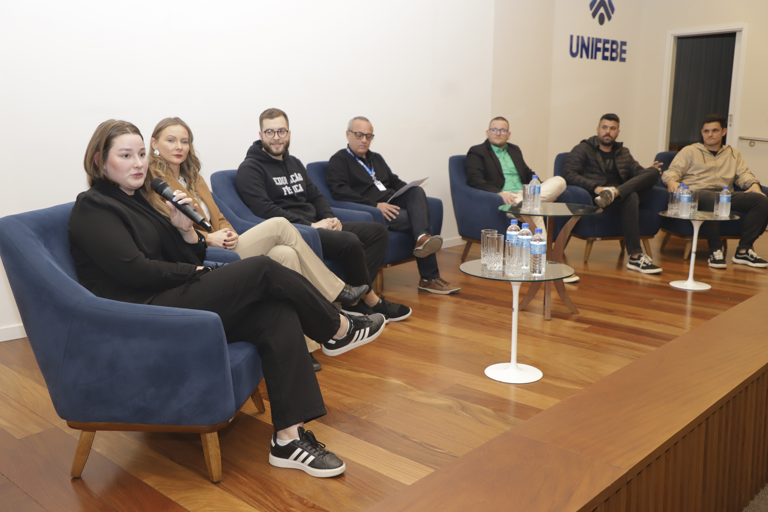 Egressos de Educação Física apresentam trajetórias e experiências para acadêmicos da UNIFEBE
