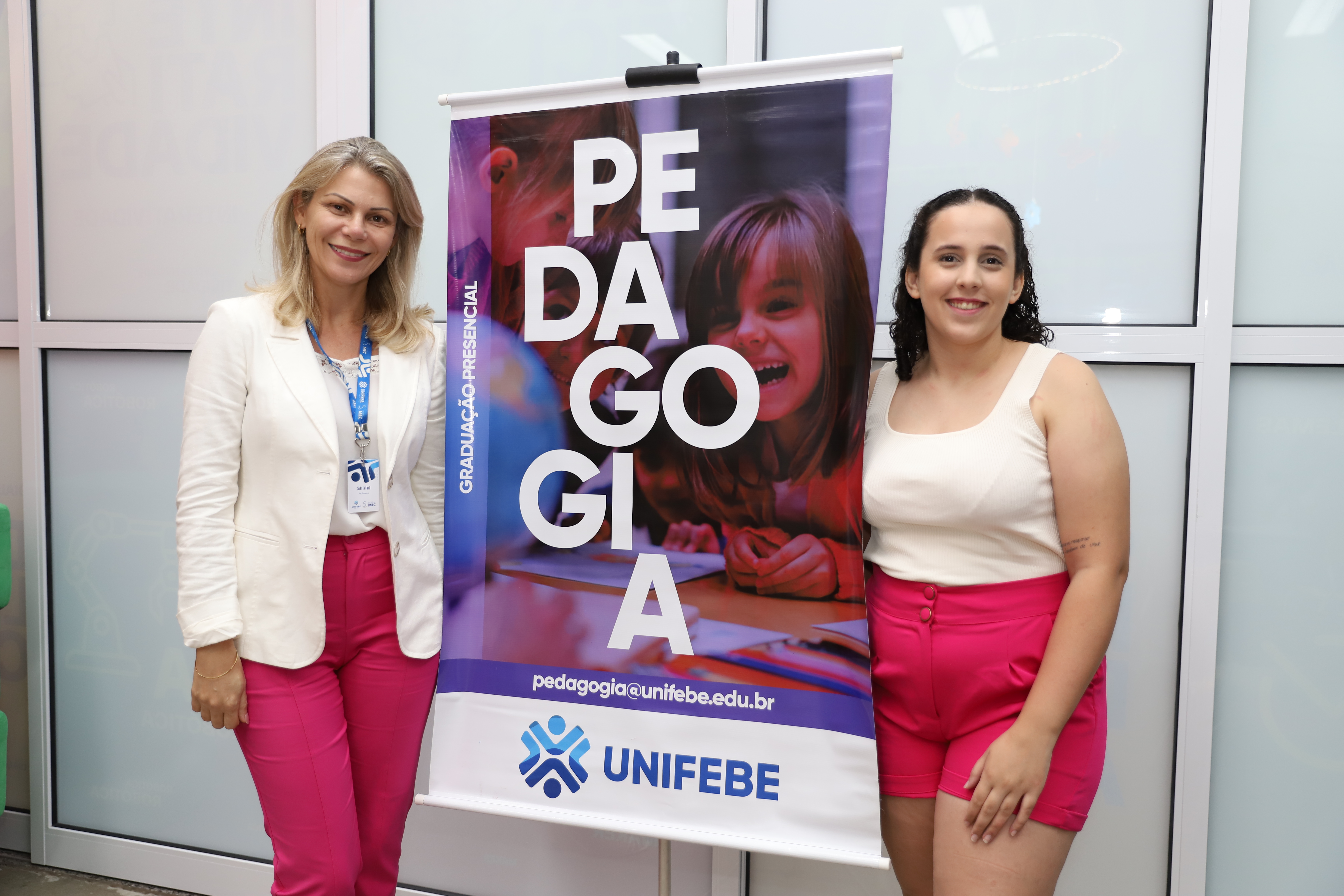 Trabalho desenvolvido no Curso de Pedagogia da UNIFEBE é apresentado em Colóquio internacional