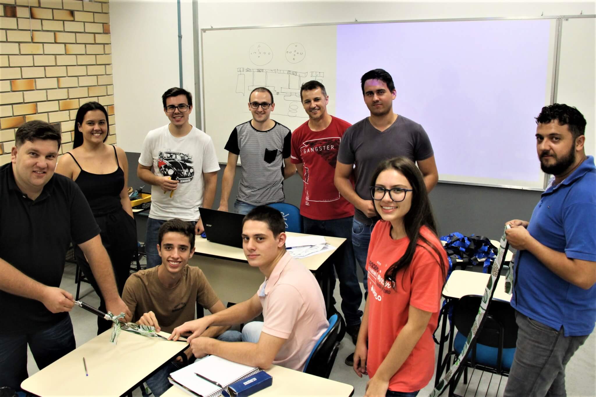Alunos do Colégio Universitário participam de projeto do curso de Engenharia Mecânica