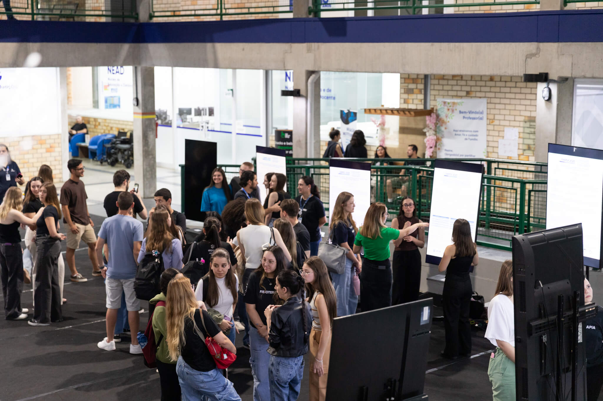 Maior evento de iniciação científica da UNIFEBE tem mais de 500 trabalhos apresentados