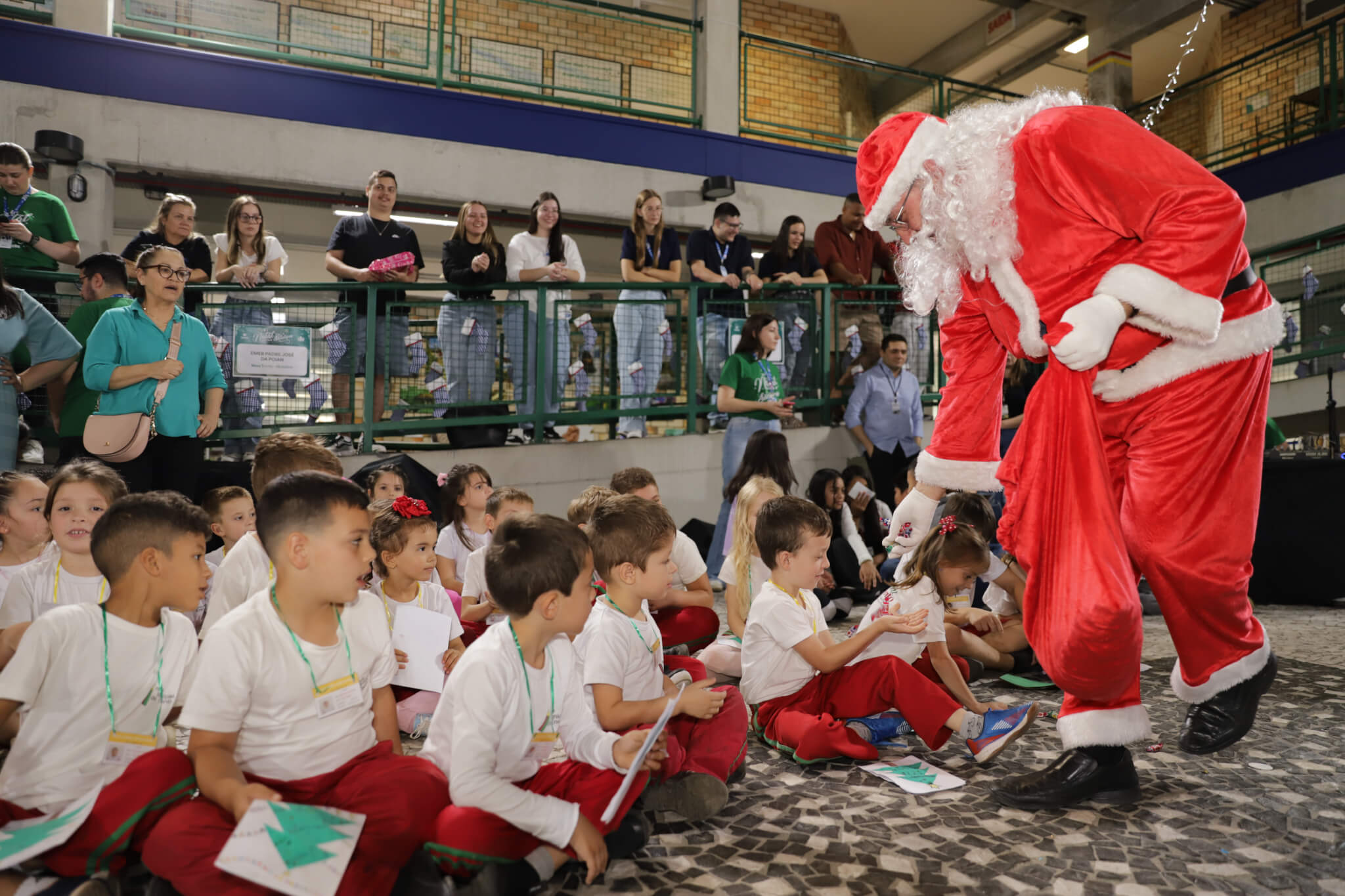 Entrega de presentes para mais de 600 crianças marca 22.ª edição do Natal Solidário UNIFEBE