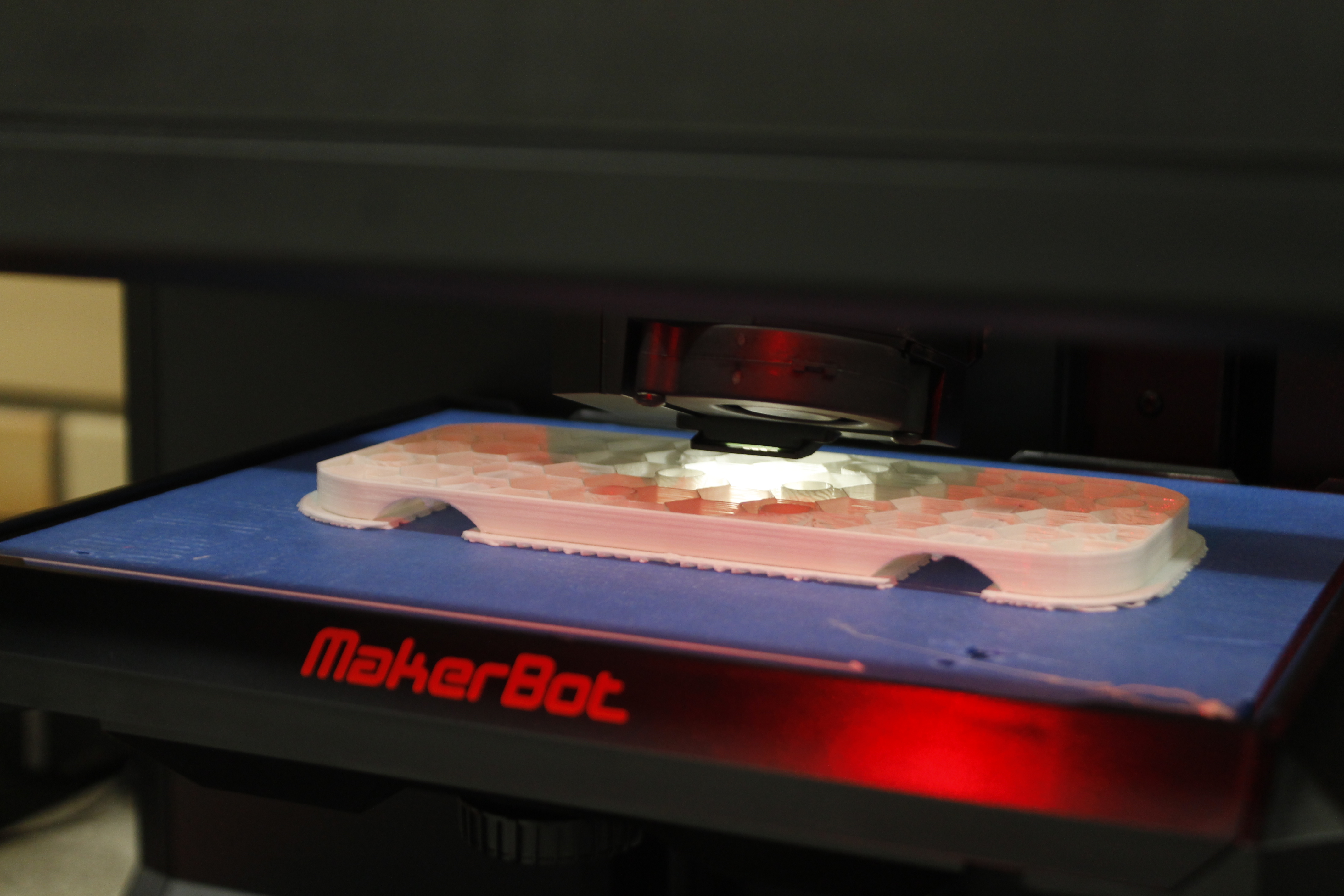 Impressora 3D da UNIFEBE começa a ser utilizada pelos acadêmicos