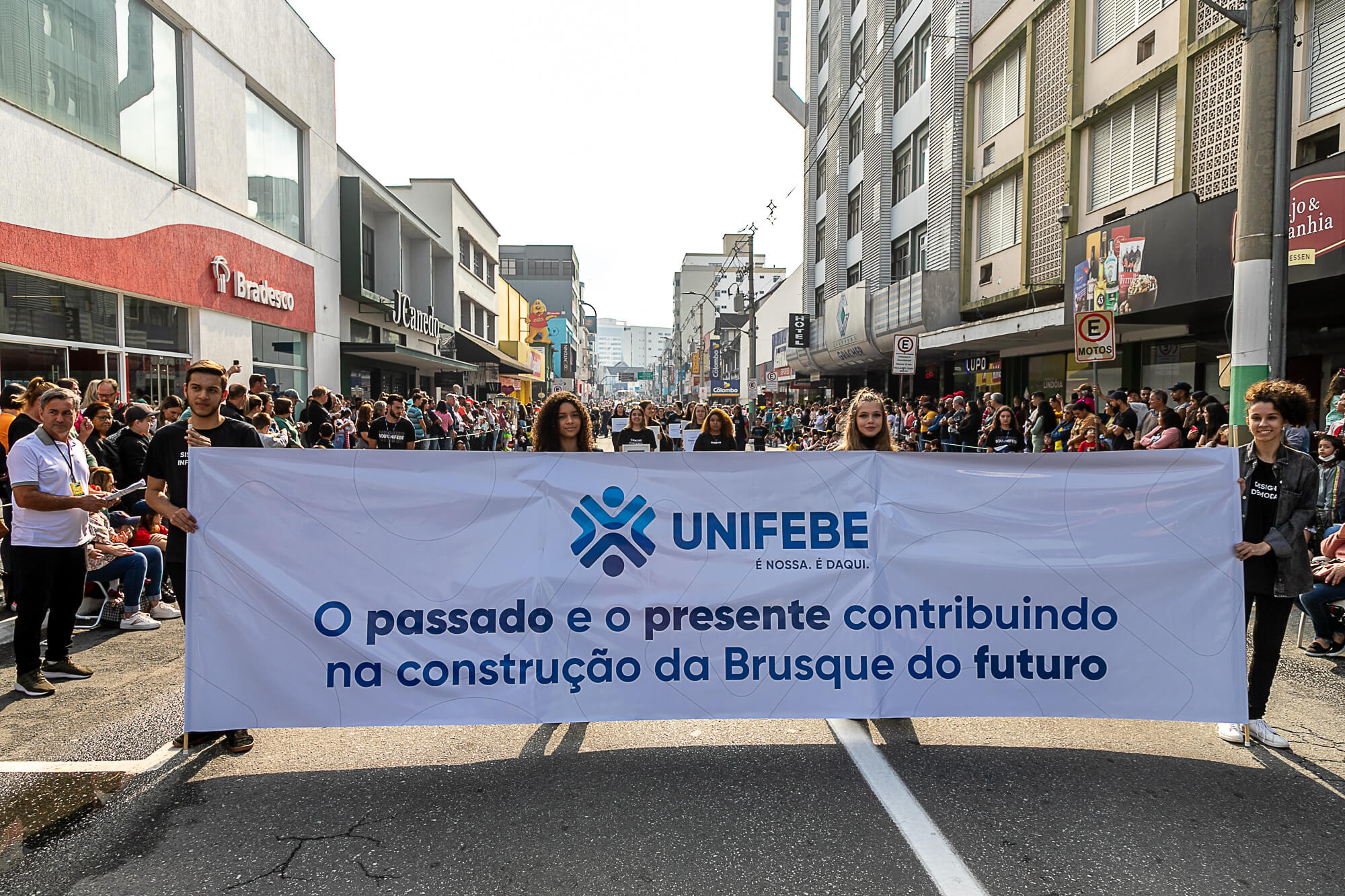 Interessados já podem se inscrever para participar com a UNIFEBE no desfile de 4 de agosto