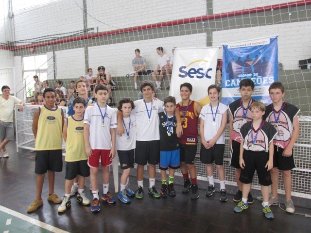 Projeto Legado de Campeões realiza Festival de Basquete 3X3