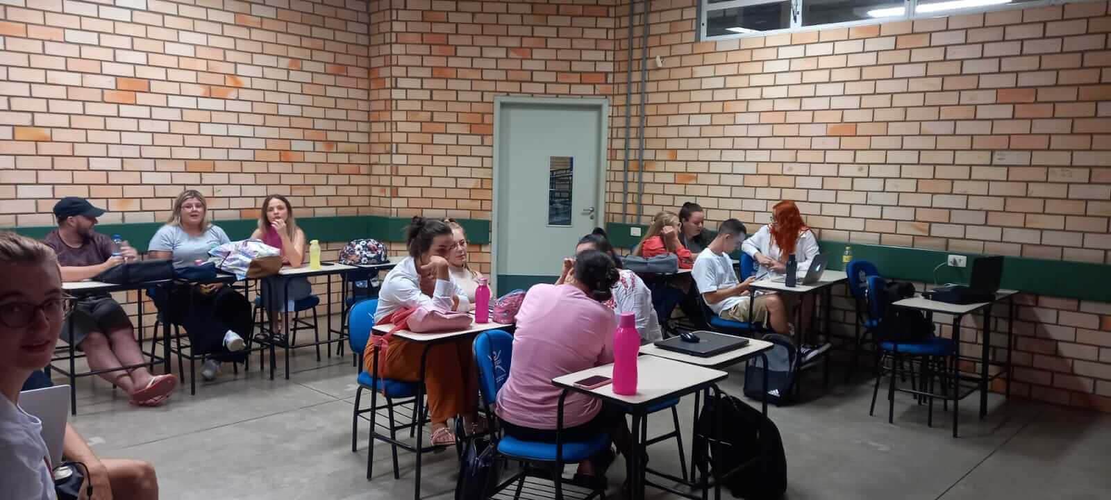 Letras-Inglês UNIFEBE utiliza metodologia inovadora para o estudo de textos