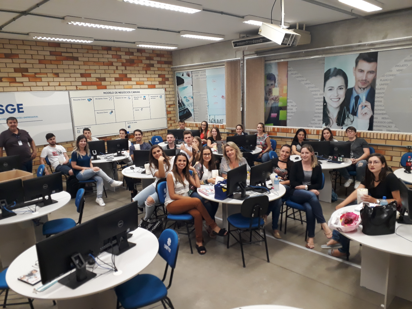 Metodologia de Sala de Aula Invertida é aplicada aos acadêmicos de Processos Gerenciais e Gestão Comercial