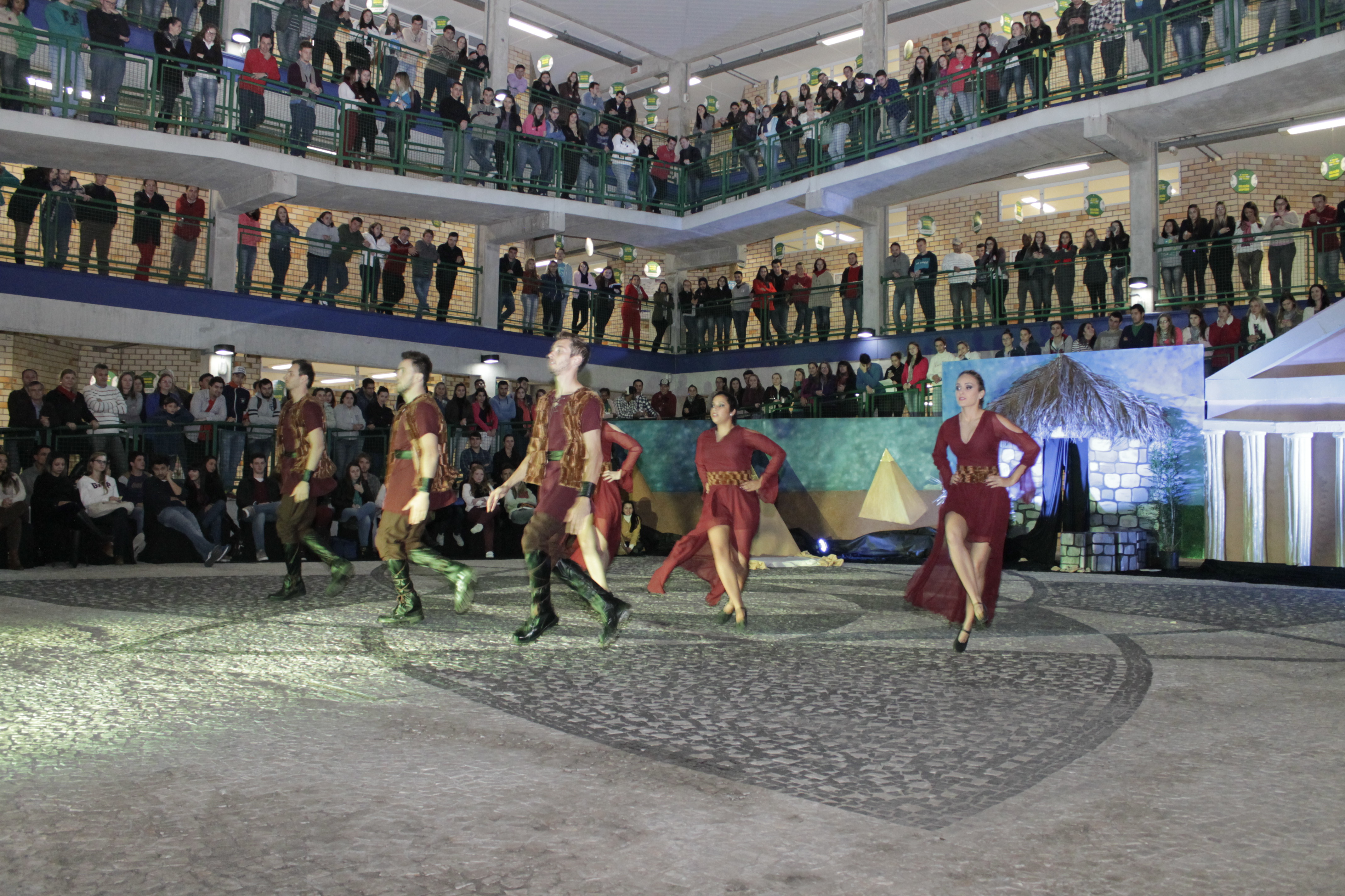 12ª Mostra de Dança encanta público em apresentações na UNIFEBE