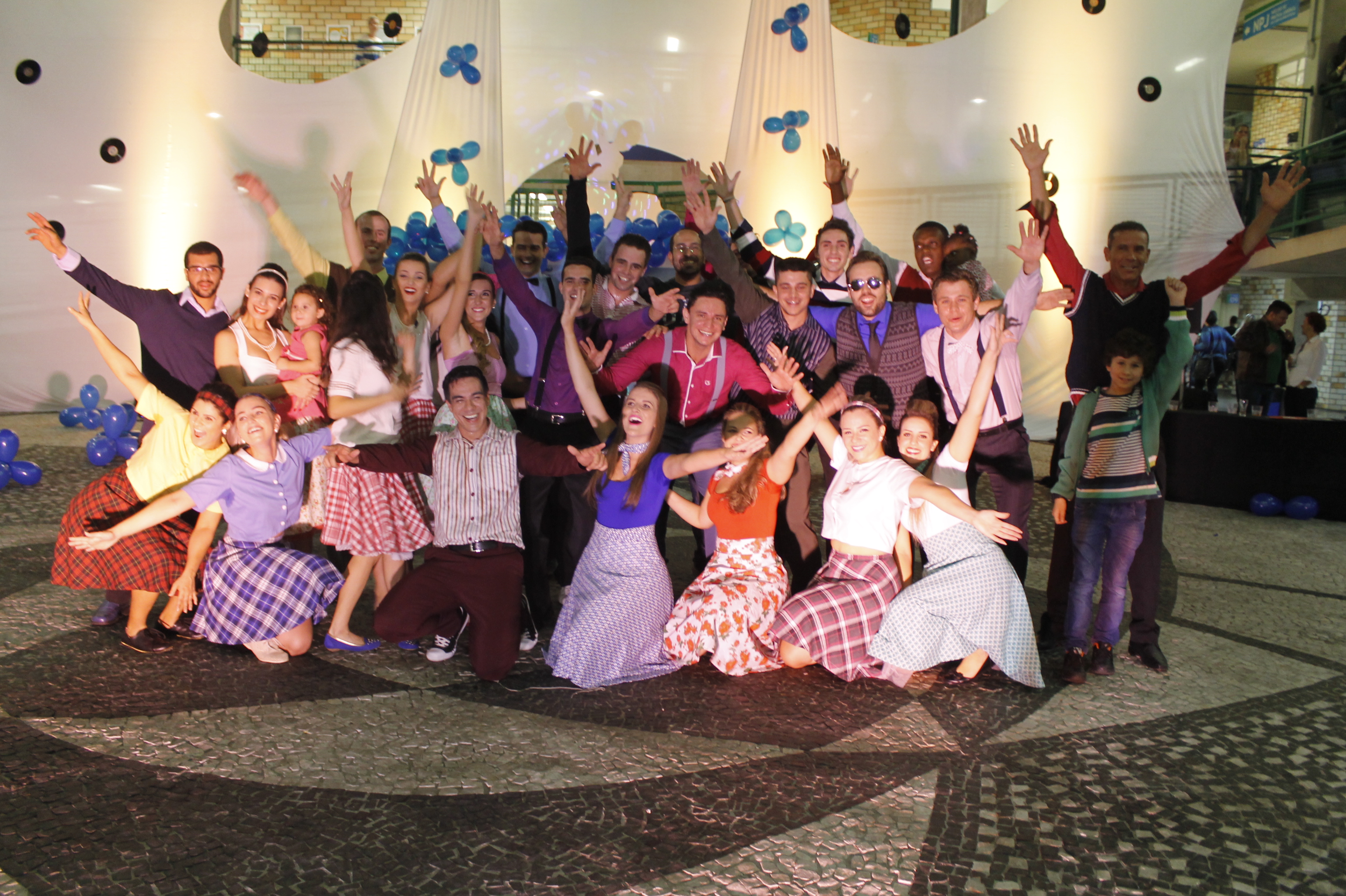 Musical “Hairspray” de Educação Física se apresenta em Blumenau