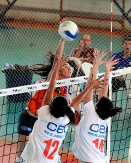 Time de vôlei Nova Trento Unifebe é campeão em Goiânia
