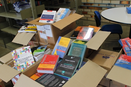 Novos livros são adquiridos pela Biblioteca da UNIFEBE