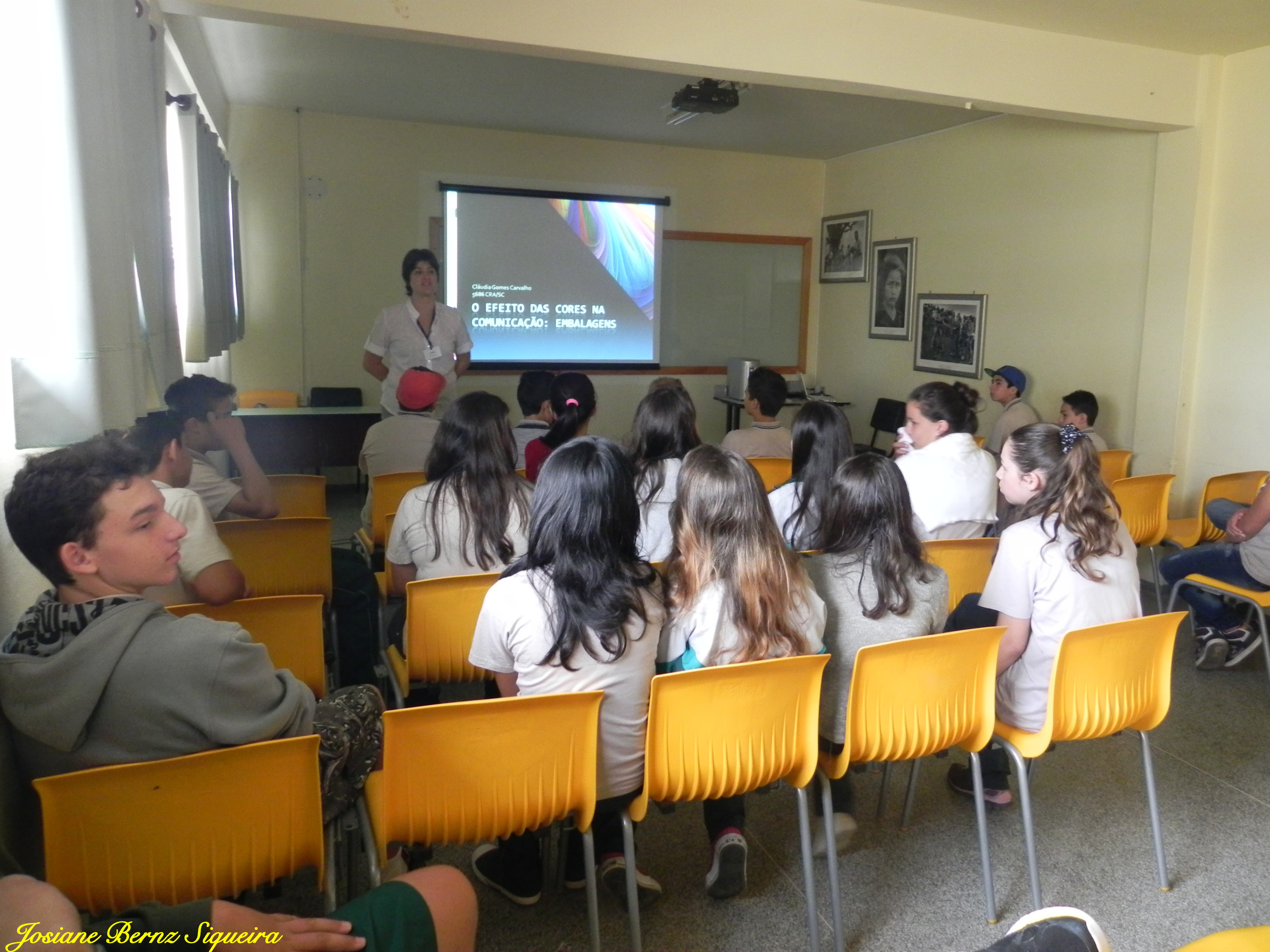 Escola de Gaspar recebe palestra de Marketing de professora da UNIFEBE