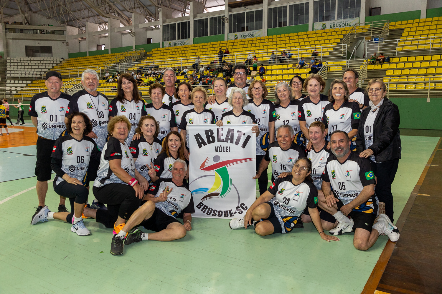 Patrocinada pela UNIFEBE, equipe de vôlei adaptado Abeati é quarta em Festival Estadual