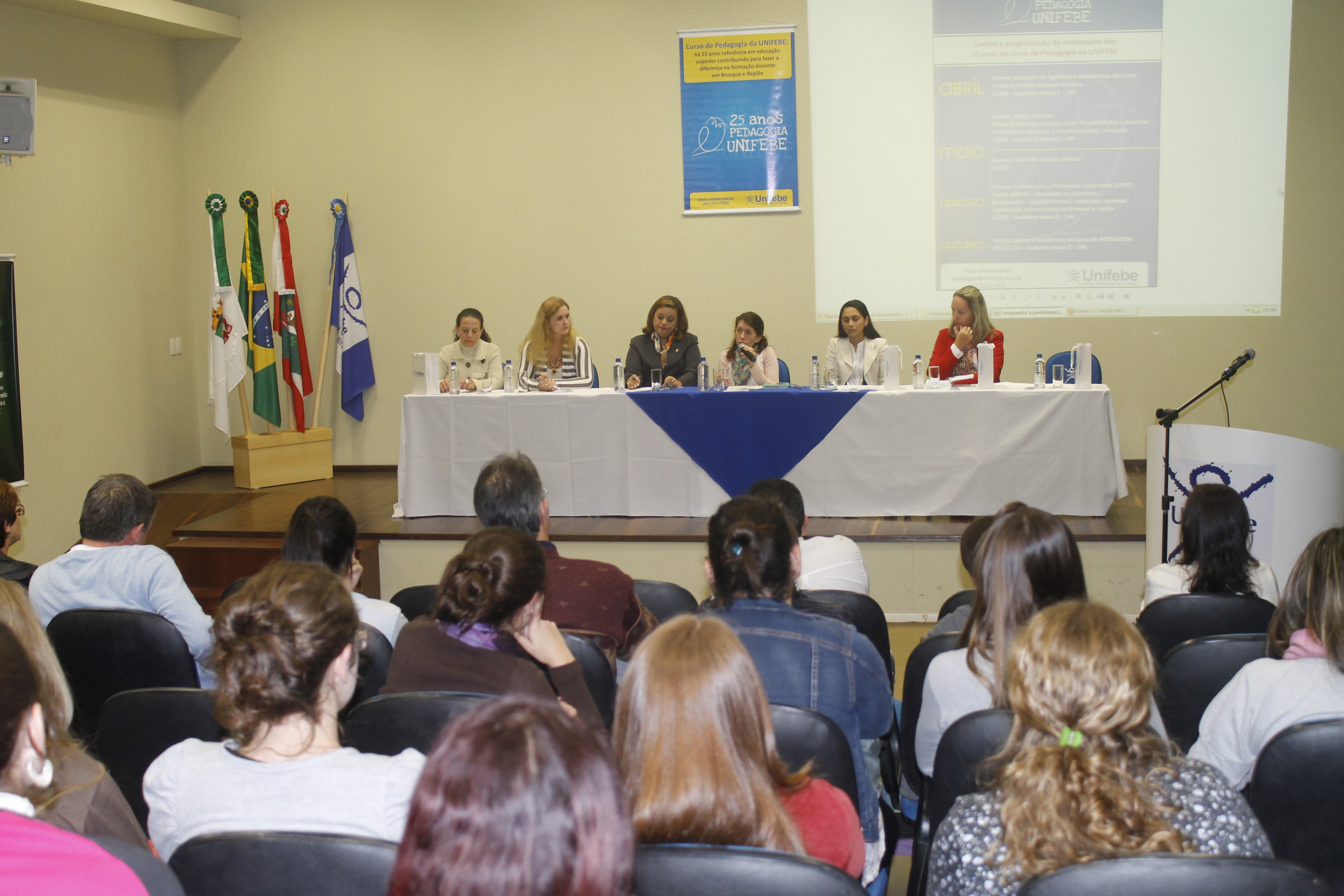 Egressos de Pedagogia discutem desafios da Educação