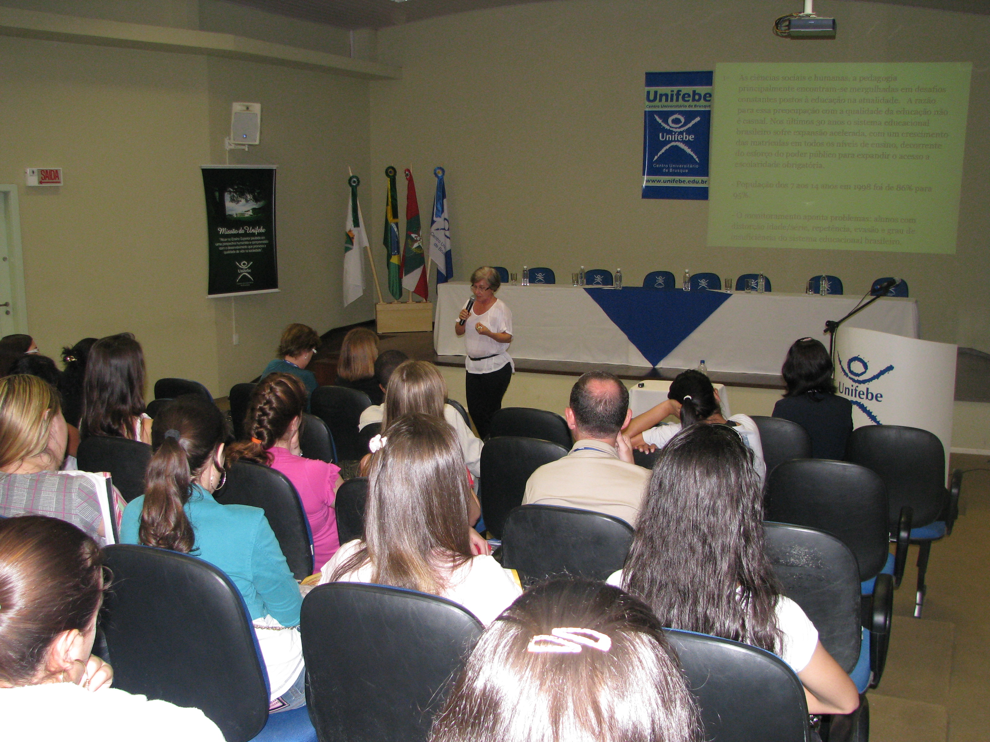 Semana da Educação inicia com palestra