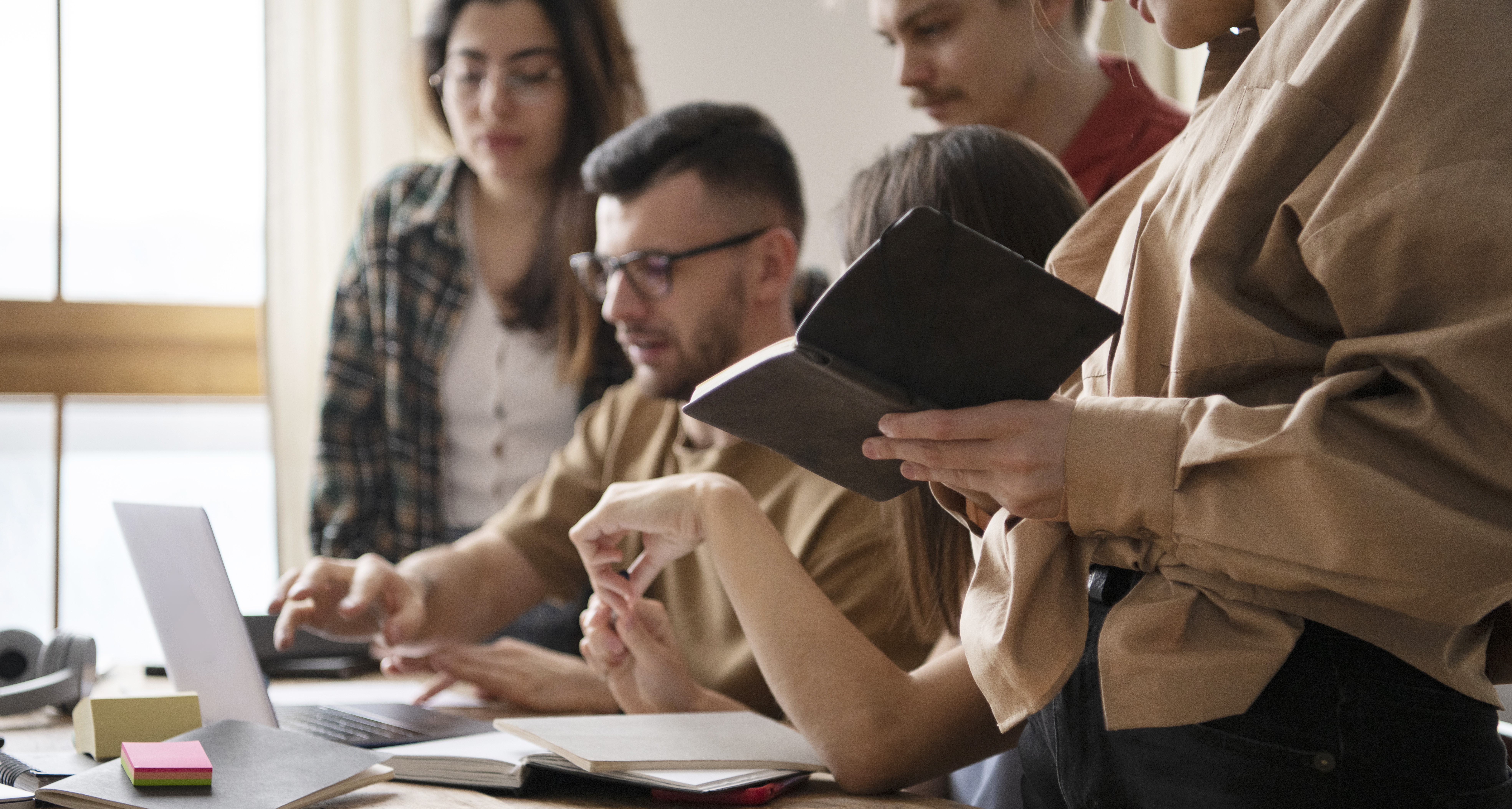 Pesquisa é aplicada entre consumidores por acadêmicos da Unifebe