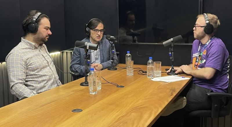 Por Falar em Gestão Podcast discute IA na saúde e na gerência de negócios