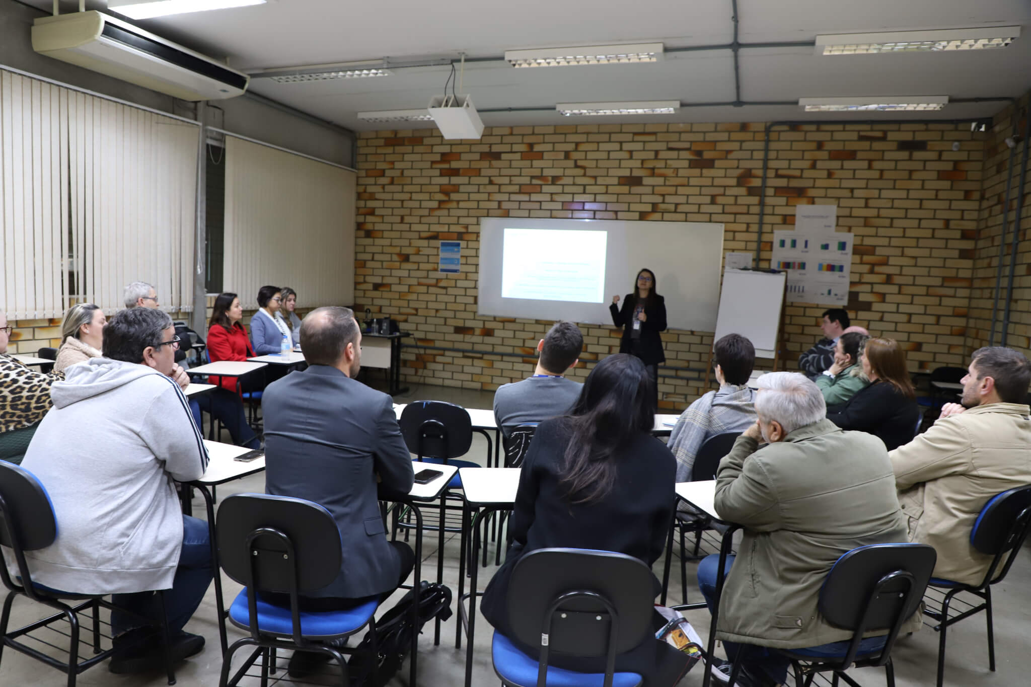 Professores participam do segundo ciclo de oficinas de Formação Continuada Mensal