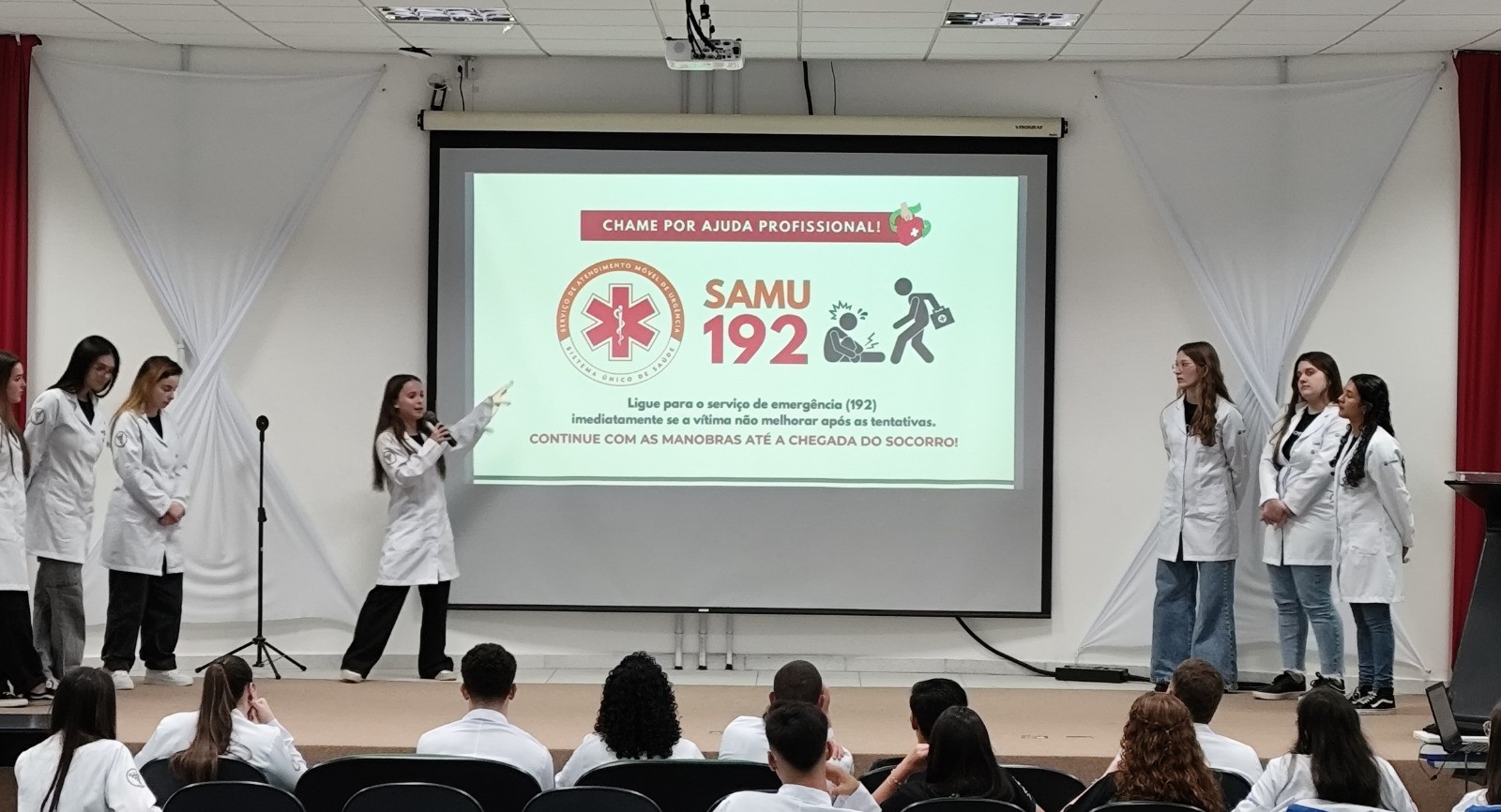 Acadêmicos de Fisioterapia organizam palestra sobre primeiros socorros