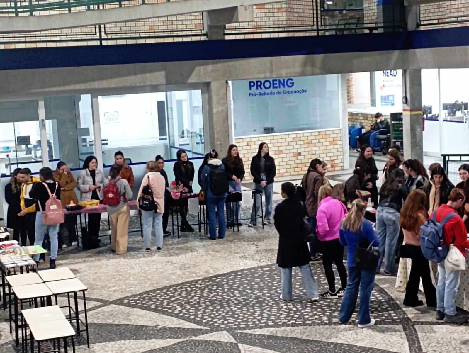 Acadêmicas da UNIFEBE desenvolvem materiais pedagógicos com recursos sustentáveis
