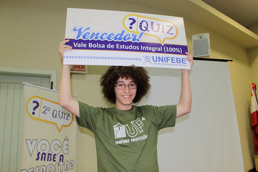 Estudante de Brusque vence QUIZ UNIFEBE 2013