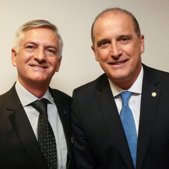 Presidente da Acafe com o ministro da Casa Civil, Onyx Dornelles Lorenzoni