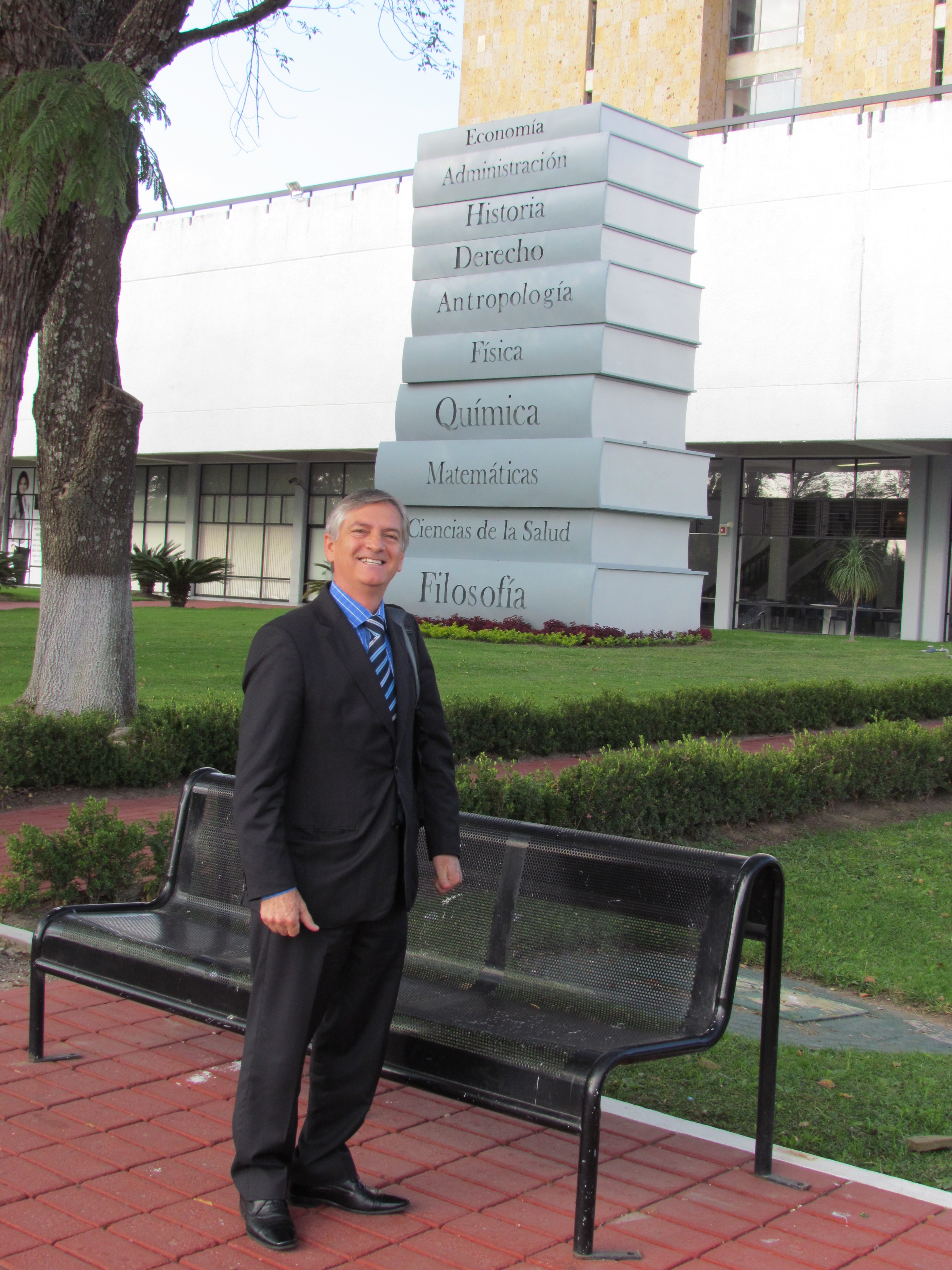 Reitor apresenta projeto de EaD da UNIFEBE em curso no México