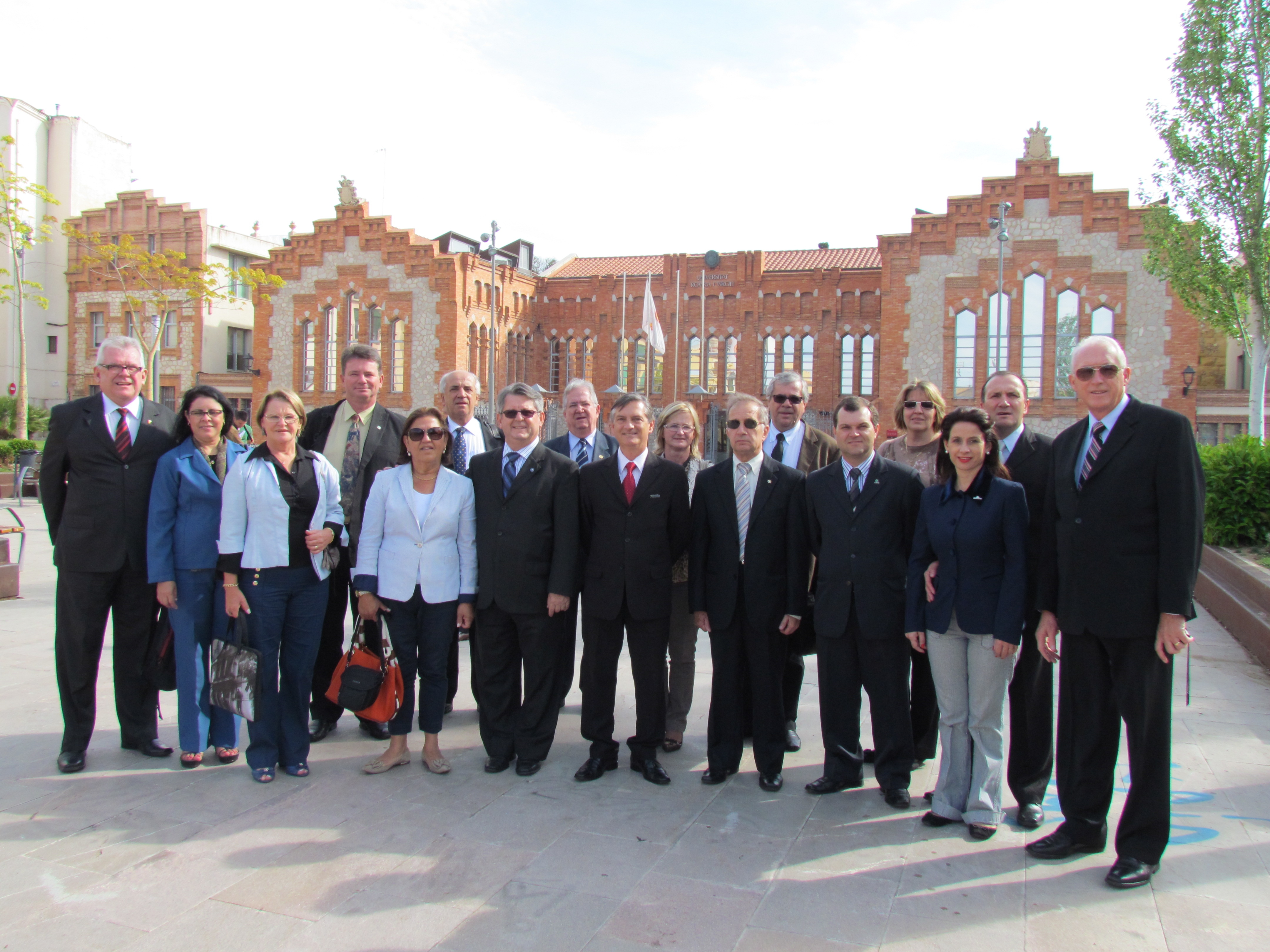 UNIFEBE firma convênios com universidades da Espanha