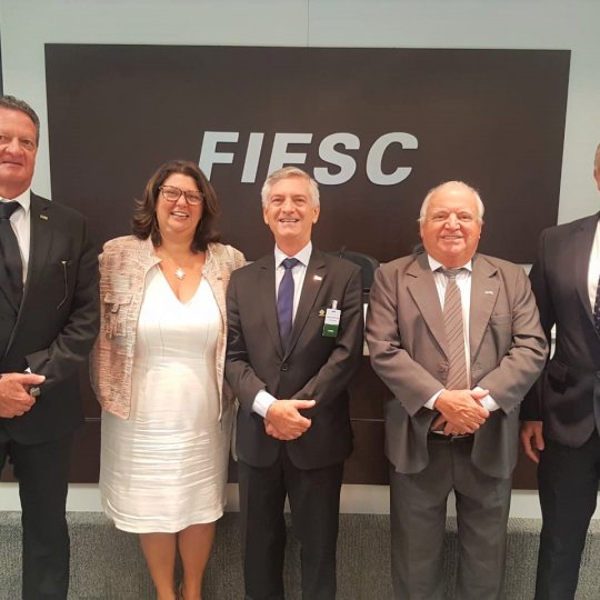 Representantes-de-Brusque-na-reunião-de-diretoria-da-Fiesc (1)