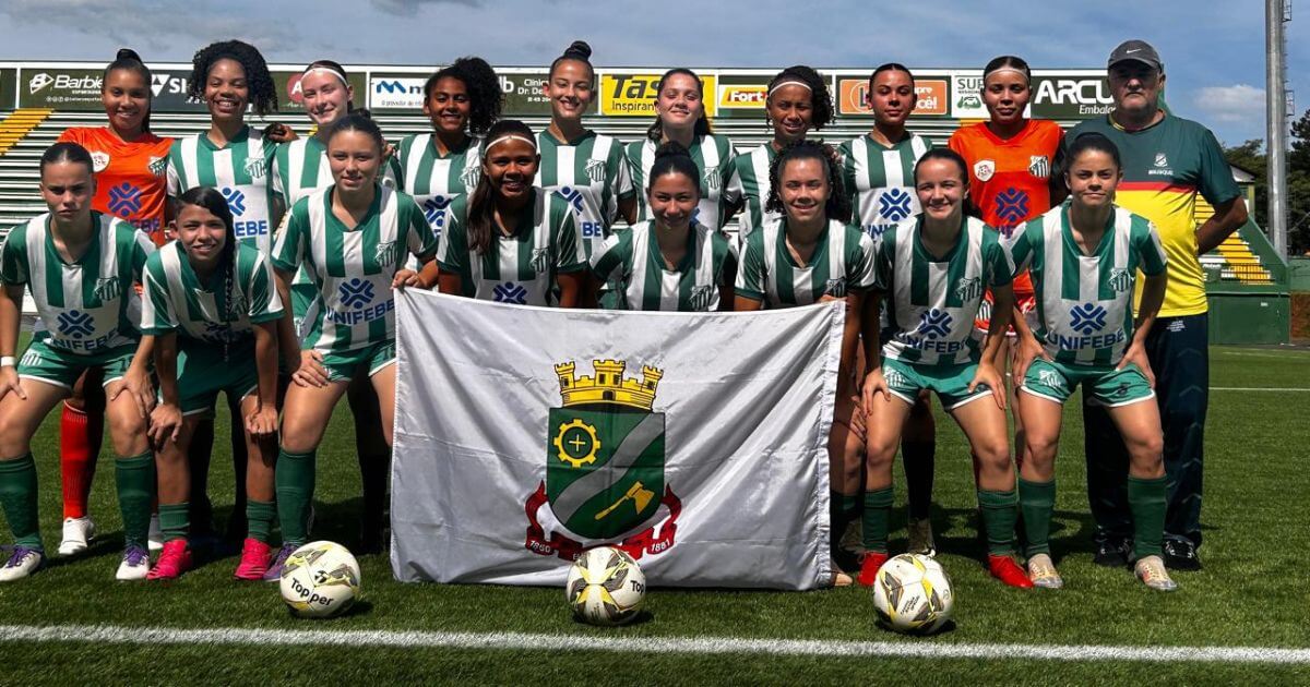 UNIFEBE parabeniza futebol feminino de Brusque por prata nos JASC