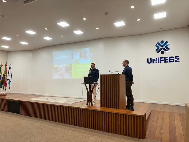 UNIFEBE promove palestra sobre cooperativismo e finanças com egressos do curso de Administração