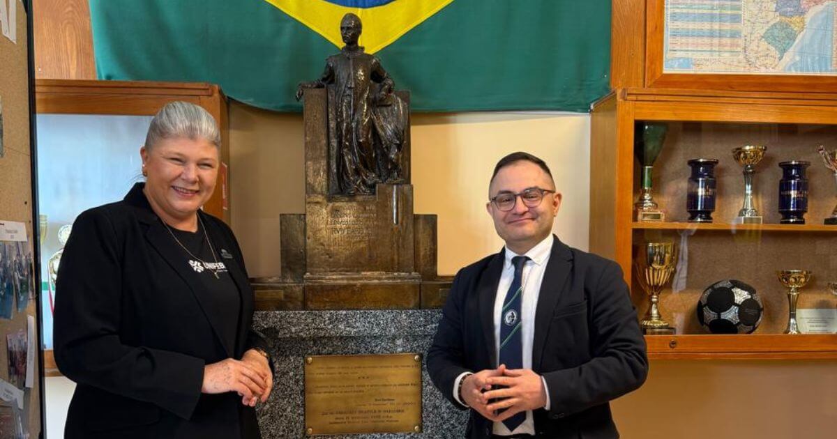 UNIFEBE visita escola na Polônia e recebe intercambistas