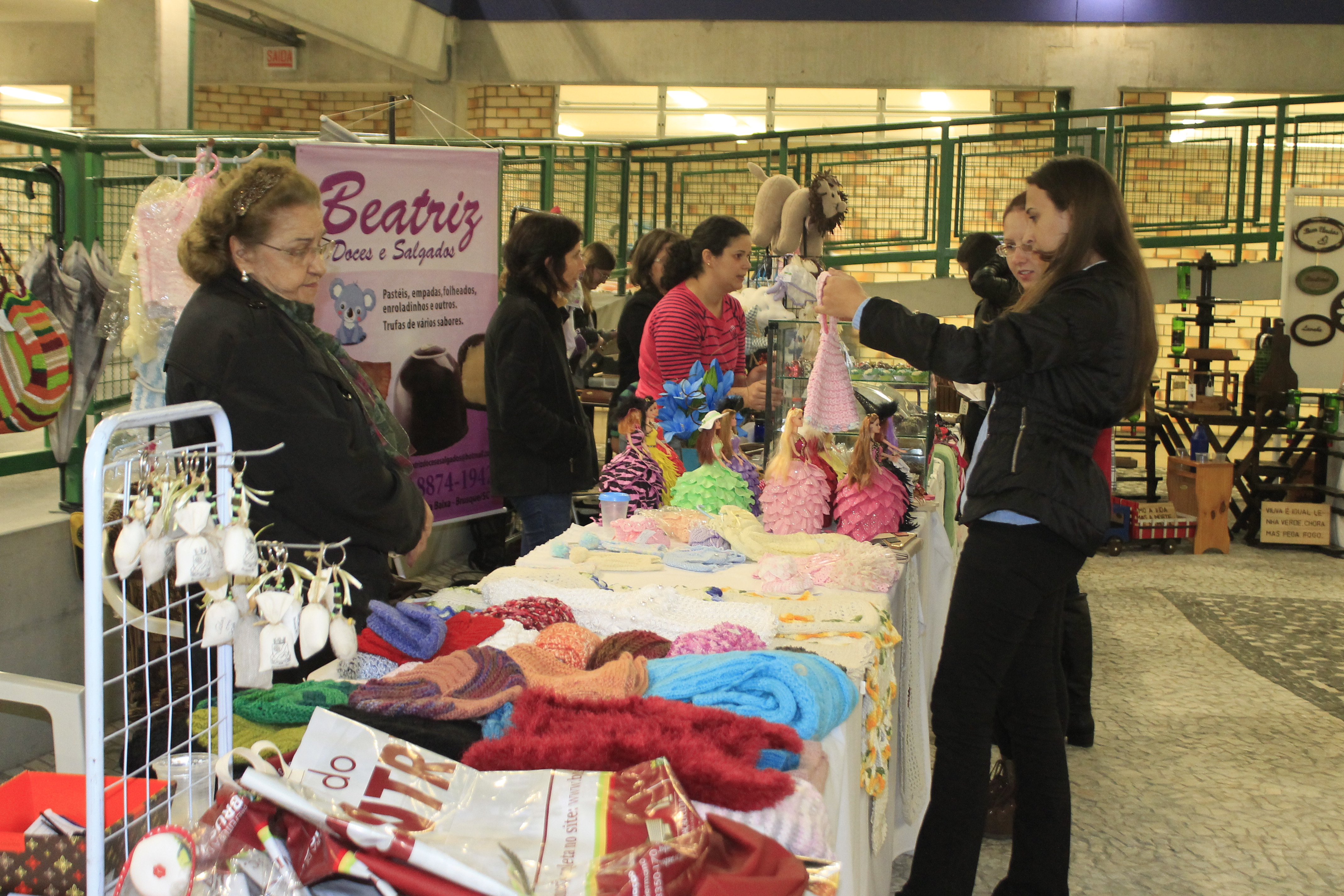 UNIFEIRA movimenta UNIFEBE com venda de produtos artesanais