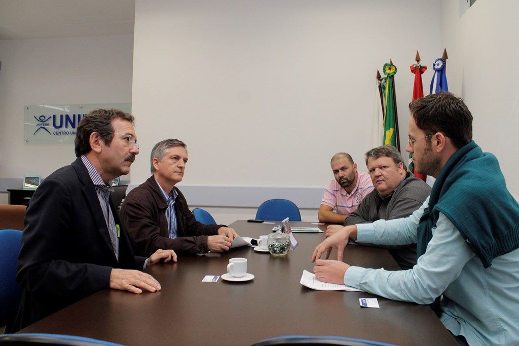 UNIFEBE recebe visita de Deputado Serafim Venzon