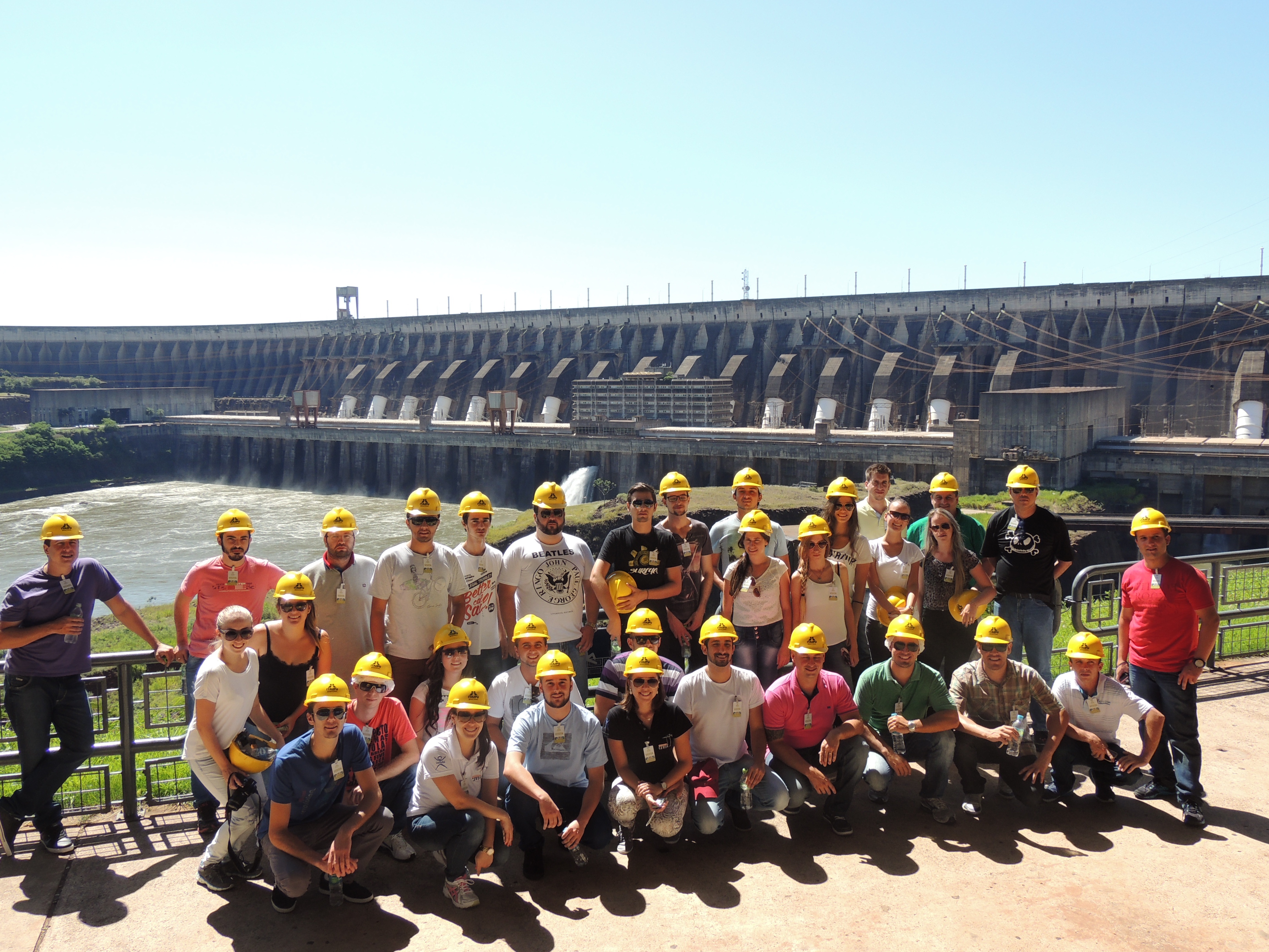 Turma de Engenharia Civil conhece Usina Hidrelétrica de Itaipu