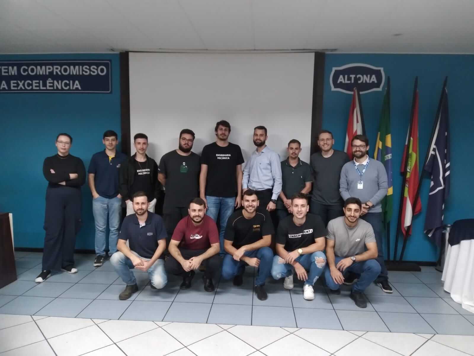 Acadêmicos de Engenharia Mecânica da UNIFEBE participam de visita técnica em uma das maiores empresas de fundição e usinagem do Brasil