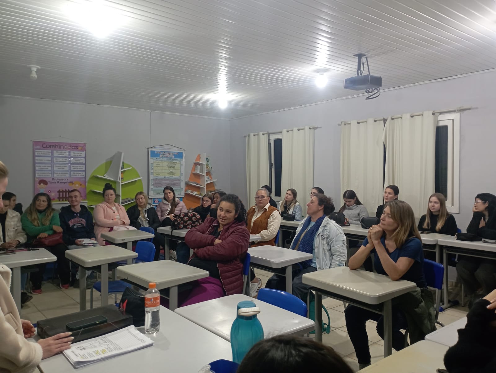 Visita técnica do curso de Pedagogia detalha atuação voltada para a educação de jovens e adultos