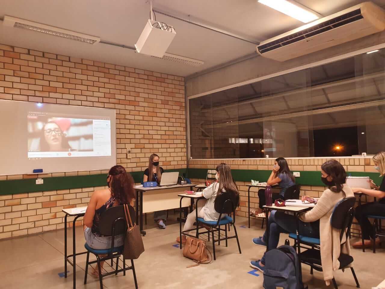 Avaliação interna e externa e sua aplicabilidade na aprendizagem é tema de palestra promovida pelo curso de Pedagogia