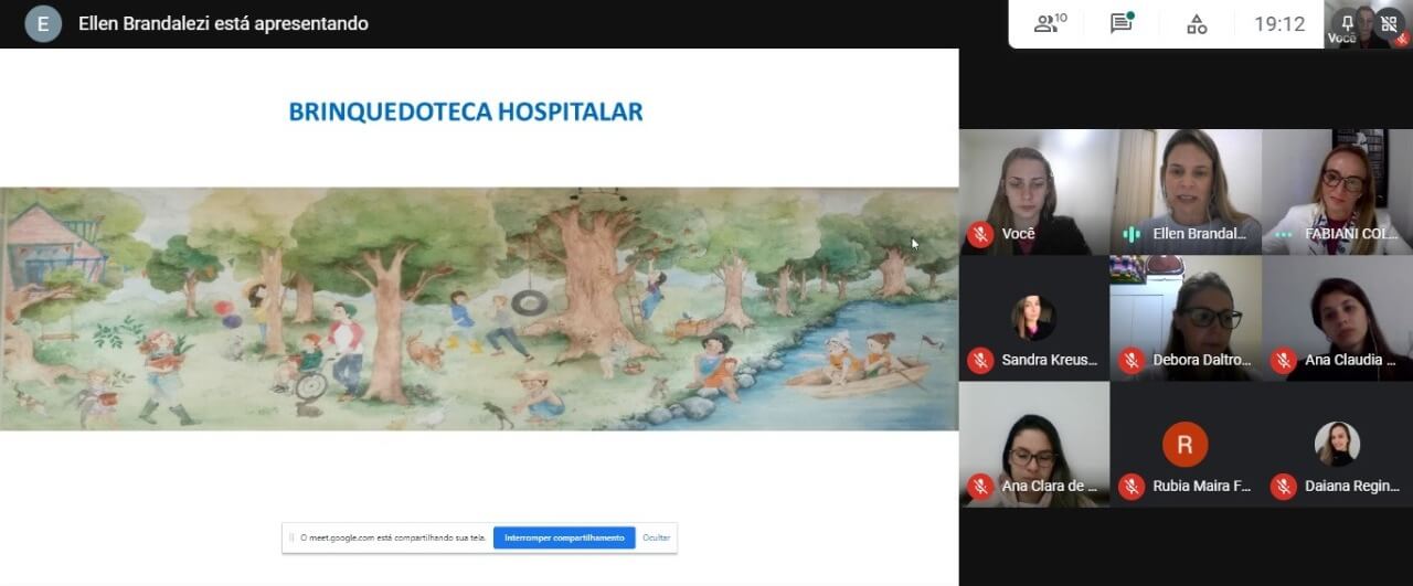 Acadêmicas de Pedagogia conversam virtualmente com supervisora da brinquedoteca do Hospital Israelita Albert Einstein