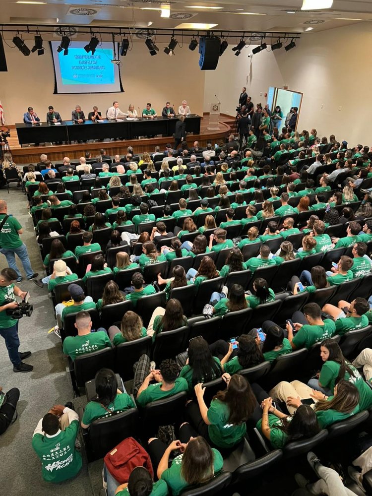 Acadêmicos da UNIFEBE representam a Instituição em Fórum Parlamentar em Defesa das Universidades Comunitárias de Santa Catarina