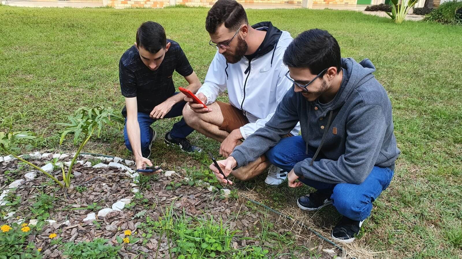 Foto com estudantes da UNIFEBE é selecionada para divulgação do Desafio Mundial da Natureza Urbana 2024