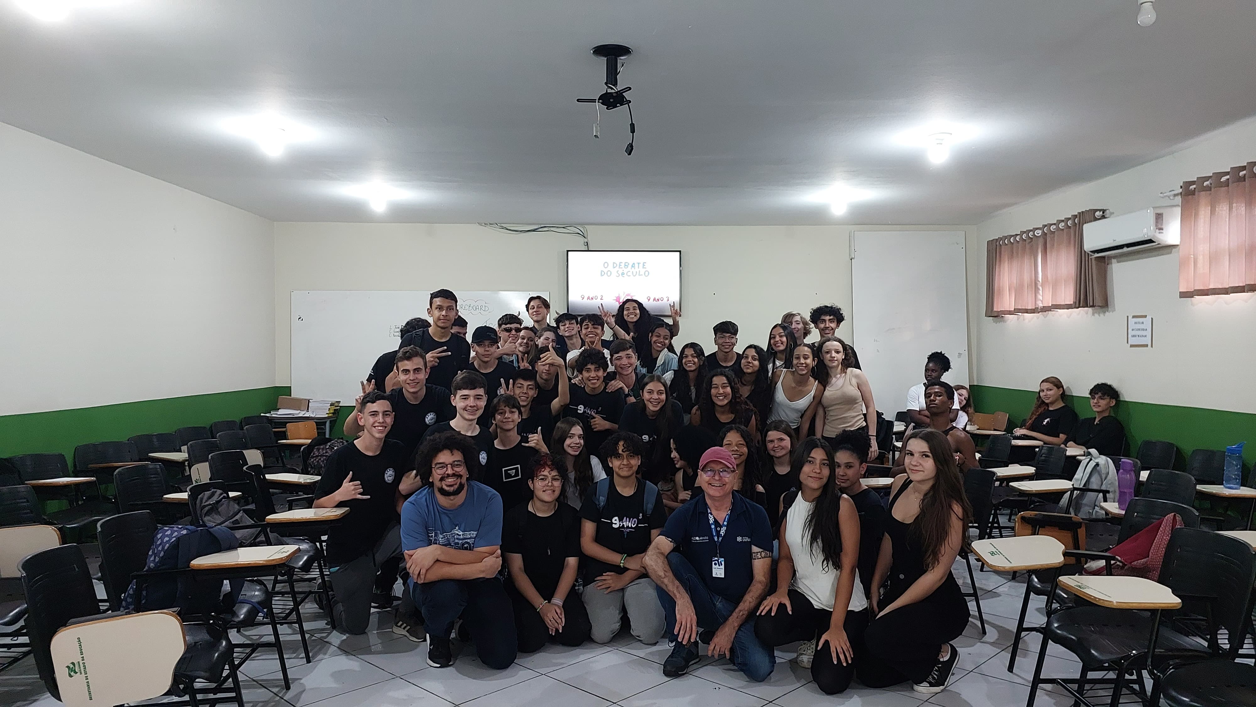 Clube de Debates Eloquência, do Colégio UNIFEBE, promove atividade entre estudantes do 9º ano