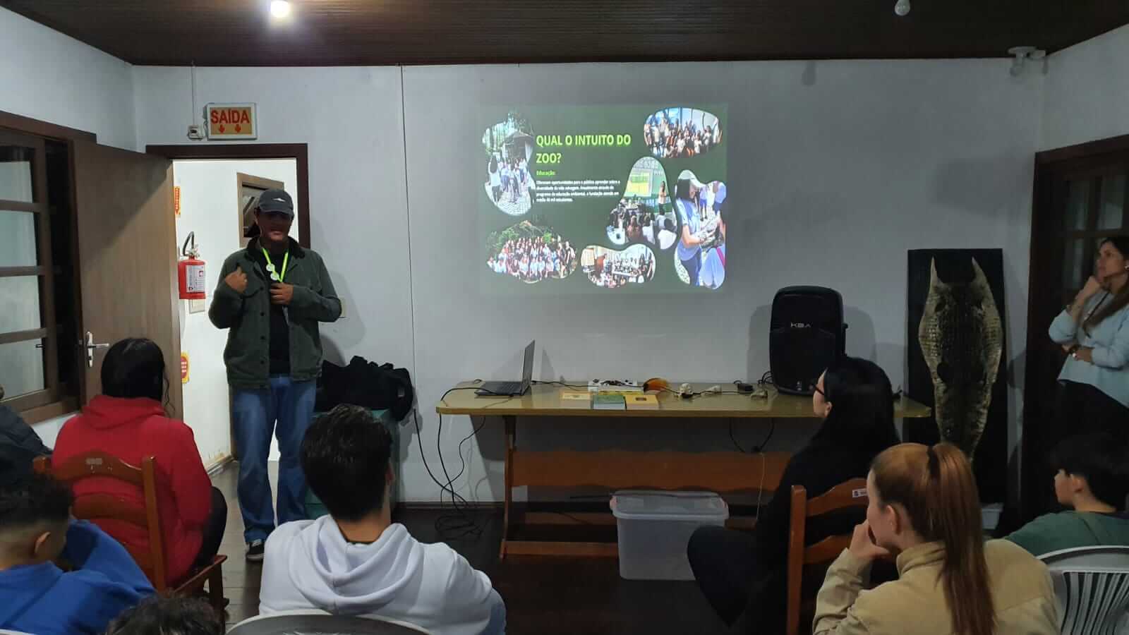 Parque Zoobotânico de Brusque recebe visita técnica de acadêmicos da UNIFEBE